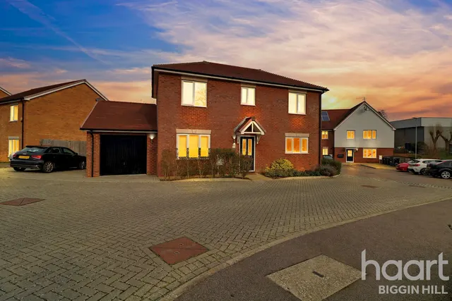 Vulcan Close, Biggin Hill, TN16, photo 1