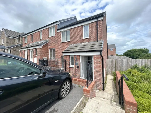 Tasker Way, Haverfordwest, SA61, photo 1