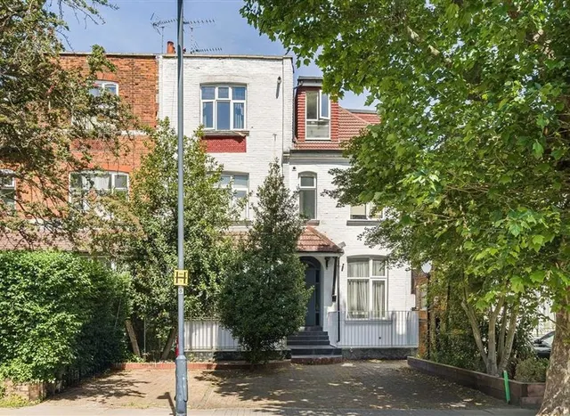 Chatsworth Road, Brondesbury, NW2, photo 1
