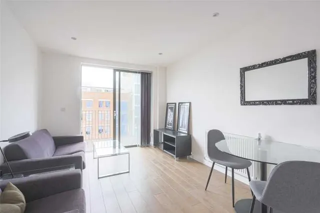 Essian Street, Mile End, E1, photo 1