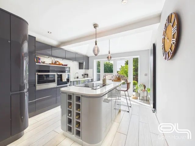 Girton Road, Cannock, WS11, photo 2