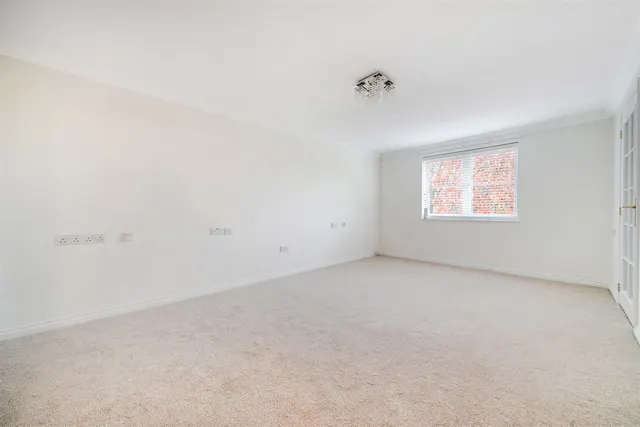Guildford Road, Lightwater, GU18, photo 3