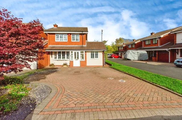 Whitworth Drive, WEST BROMWICH, West Midlands, B71, photo 1
