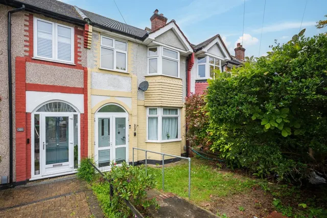Westmount Road, SE9, photo 1