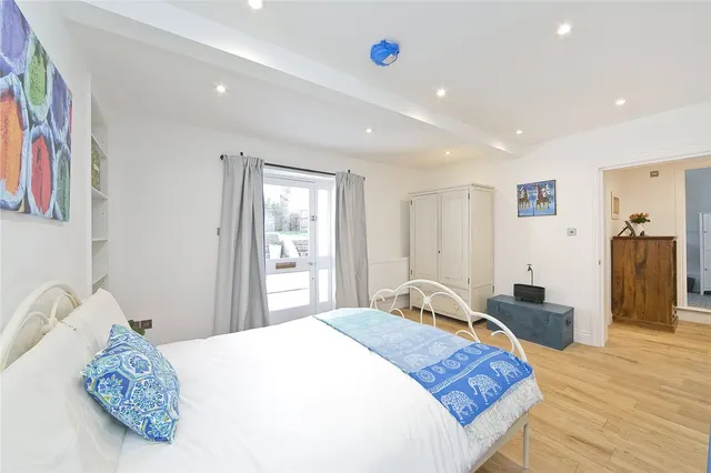 Camden Road, Camden, NW1, photo 1