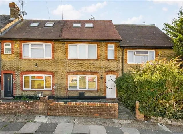 Clitterhouse Road, Cricklewood, NW2, photo 1