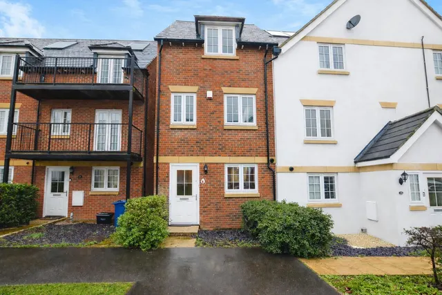 Kingshill Drive, High Wycombe, HP13, photo 1