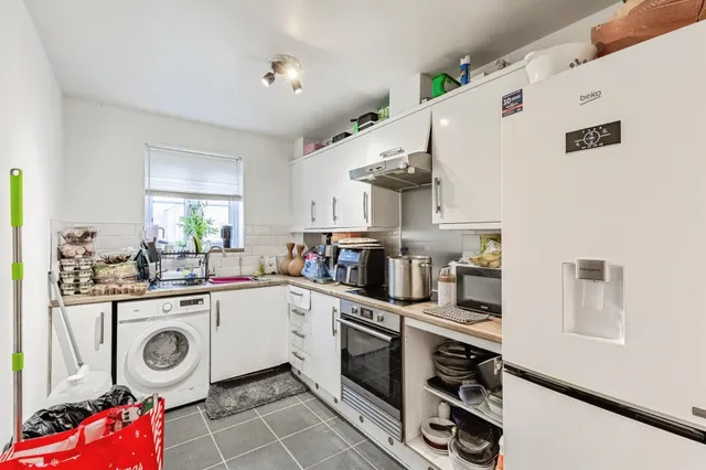 Dainty Grove, Grange Park, NN4, photo 1