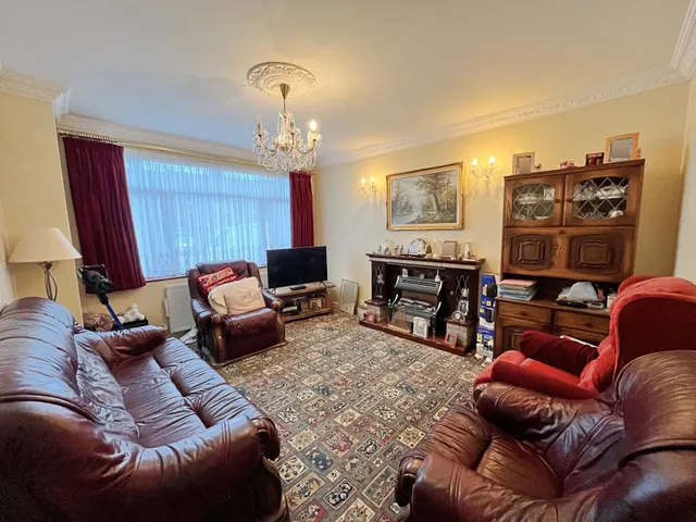 Avon Road, Greenford, UB6, photo 2