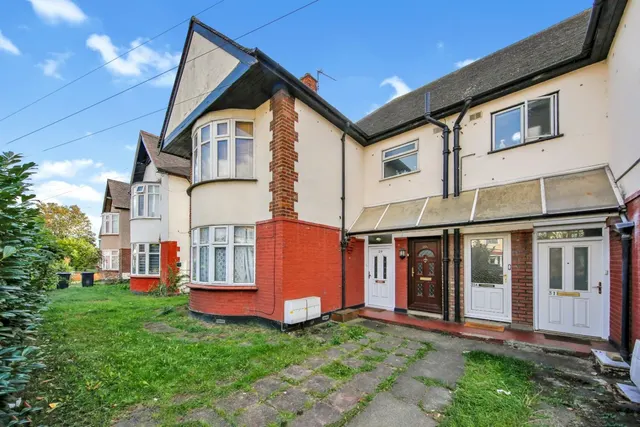 Chadwell Heath Lane, Chadwell Heath, RM6, photo 1