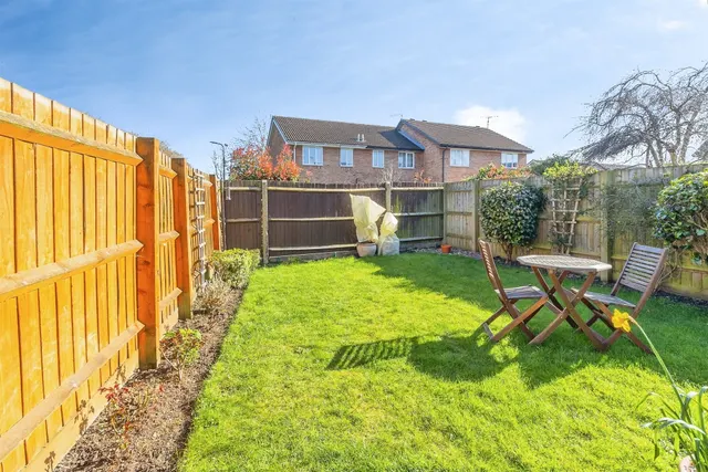 Friary Gardens, Newport Pagnell, MK16, photo 1