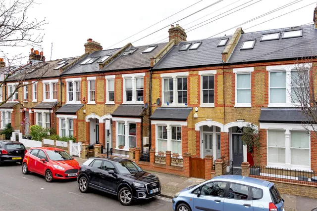 130 Balvernie Grove, London, photo 1