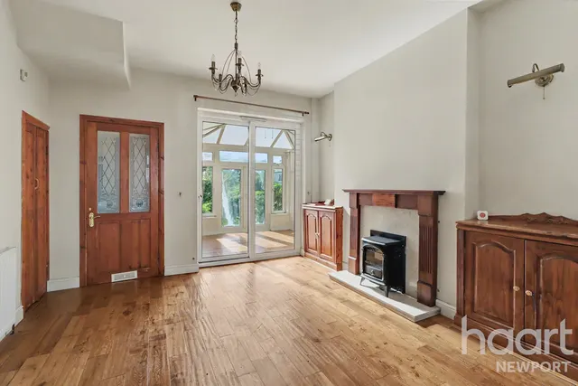 Aston Crescent, Newport, NP20, photo 2
