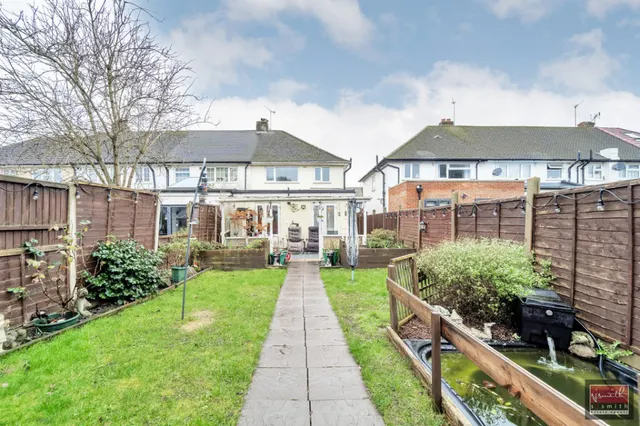 Ashridge Way, Sunbury-on-Thames, photo 3