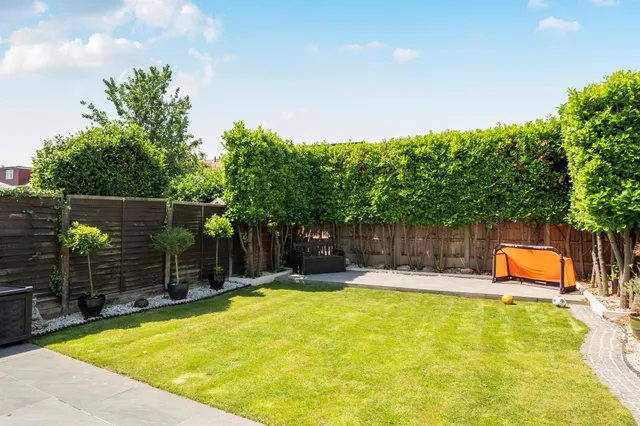 Willow Road, Enfield, EN1, photo 2