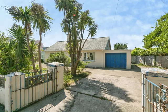 Queens Road, Criccieth, LL52, photo 1