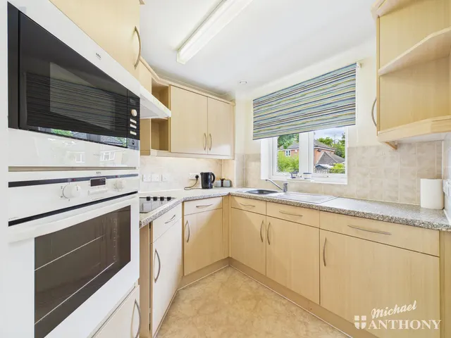 Photo 3 — Pearl Court, Croft Road, Aylesbury, HP21 7BY