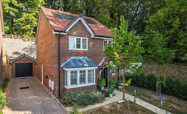 Bracher Close, Alton, GU34, photo 1