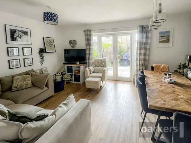 Florey Place, Aston, OX18, photo 2
