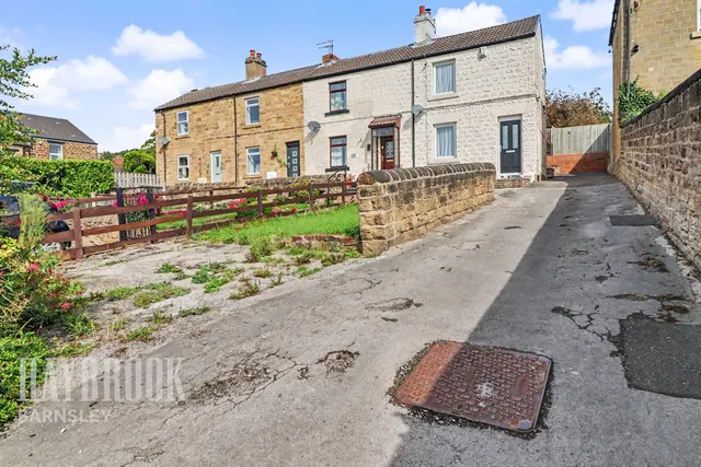 New Road, Staincross, photo 1