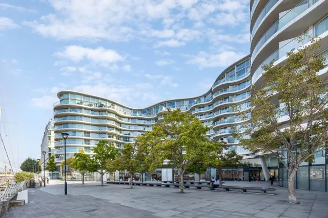 Photo 2 — Albion Riverside, 8 Hester Road, SW11 4AR