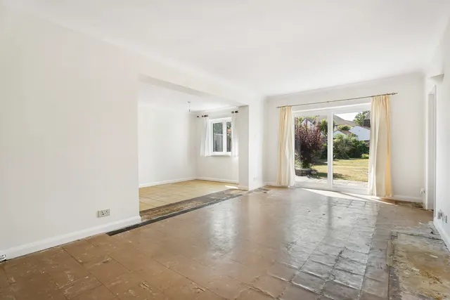 Stewart Avenue, Shepperton, TW17, photo 2