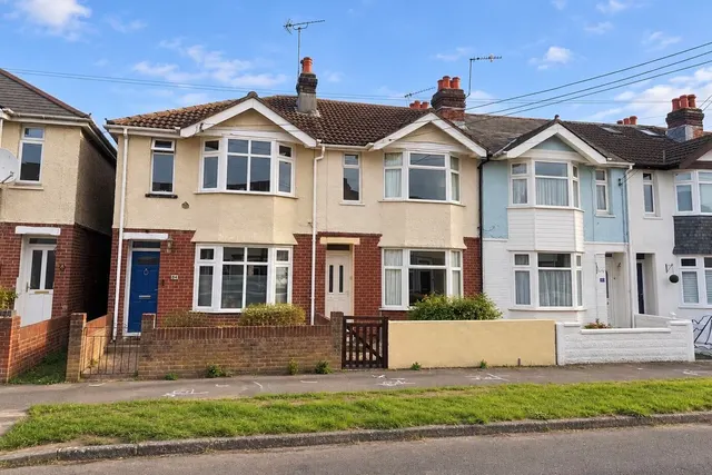 Downs Park Crescent, Totton, Southampton, photo 1