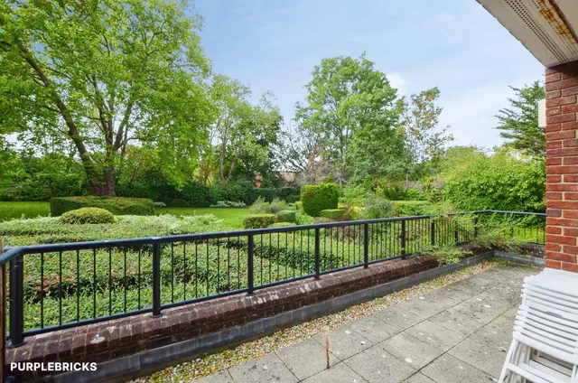 Eastbury Avenue, Northwood, HA6, photo 3