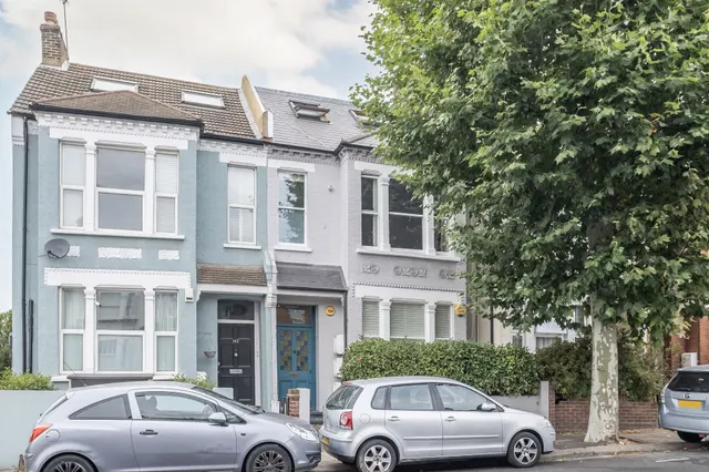 Photo 2 — Earlsfield Road, London, SW18
