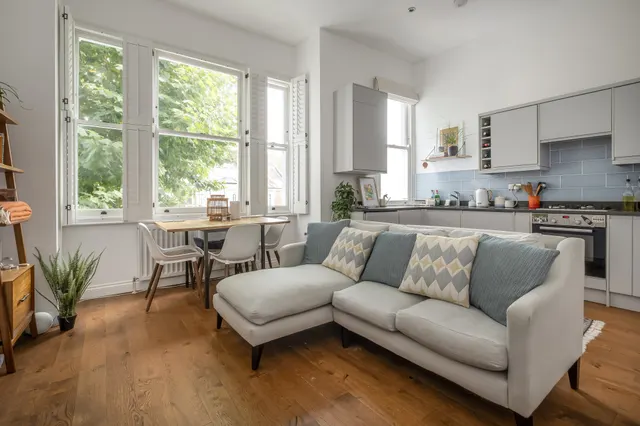 Earlsfield Road, London, SW18, photo 1