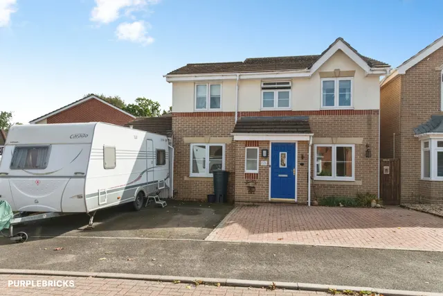 Hanover Gardens, Cullompton, EX15, photo 1