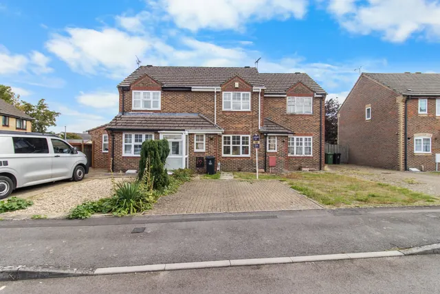 Dunsford Close, Swindon, SN1, photo 1