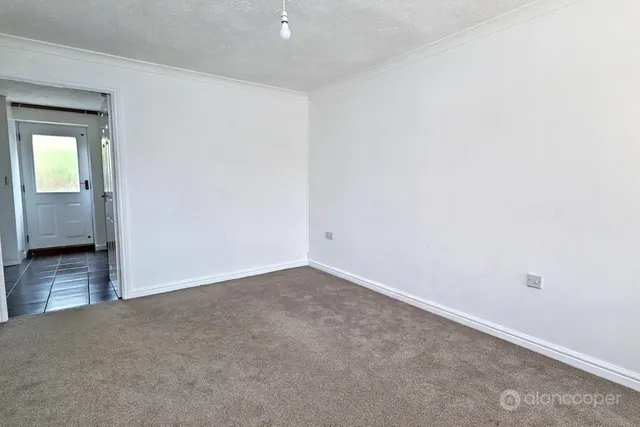 Upton Drive, Maple Park, CV11, photo 2
