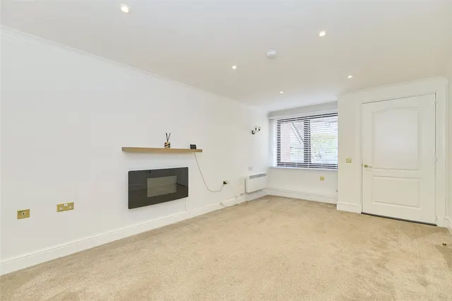 North Deeside Road, Cults, AB15, photo 2