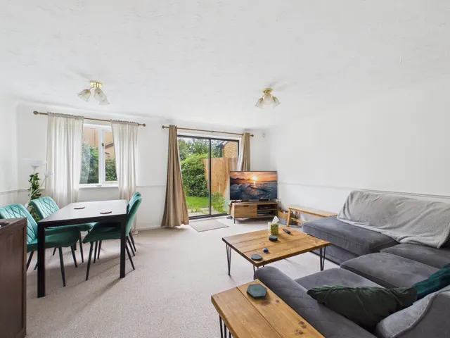 Tallis Lane, Milton Keynes, MK7, photo 1