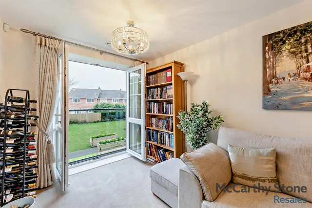 Hooton Road, Willaston, CH64, photo 1