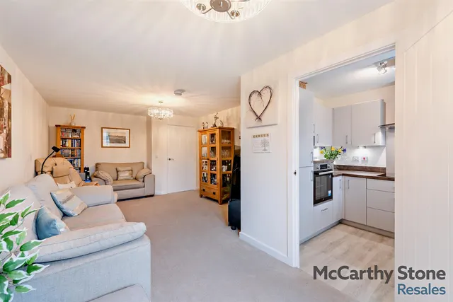 Hooton Road, Willaston, CH64, photo 3
