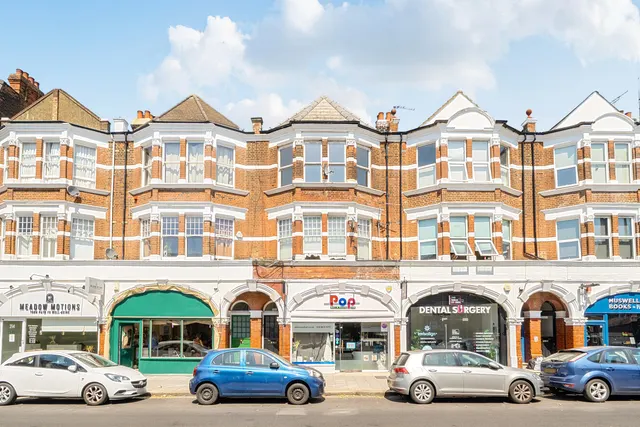Fortis Green Road, London, N10, photo 1