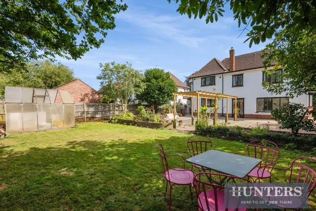 Firs Drive, Hounslow, TW5, photo 2