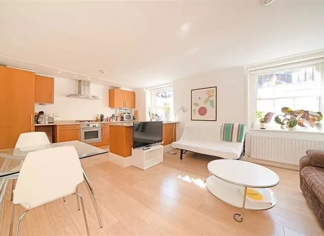 Photo 2 — Warwick Chambers, South Kensington, W8