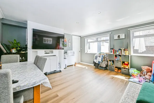 Northall Avenue, Nottingham, NG6, photo 2