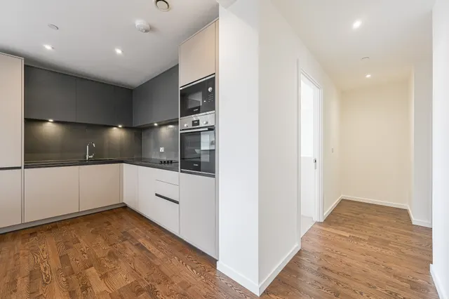 Photo 2 — Flat 66, Kingwood Apartments, LONDON