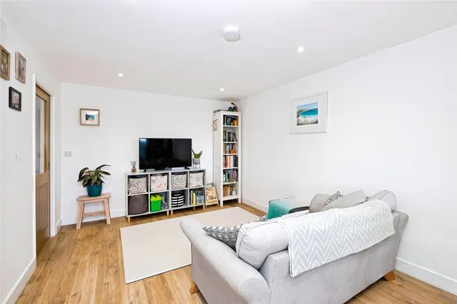 Henvor Close, Redruth, TR15, photo 3