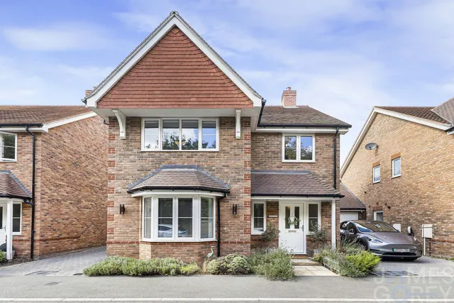 Parkwood Hill, Greenhithe, DA9, photo 1