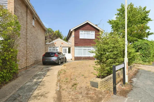 Longwood Road, Hertford, photo 1