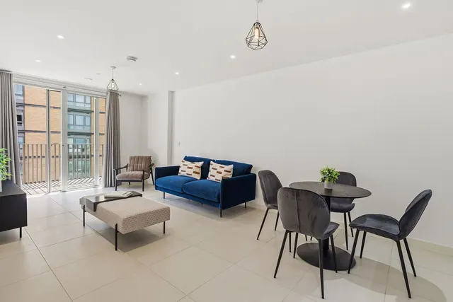 Victoria Road, North Acton, W3, photo 1