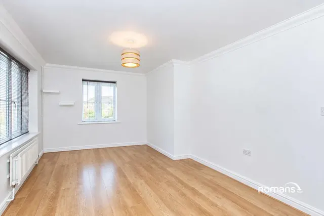 Elvetham Rise, Chineham, RG24, photo 3