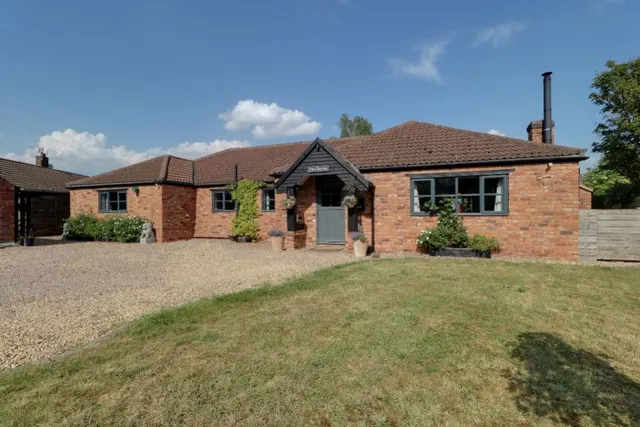 Middle Street, Stainby, NG33, photo 2