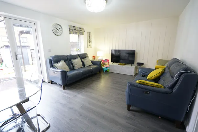 Photo 2 — Malthouse Drive, Grays, Essex, RM17 5FG