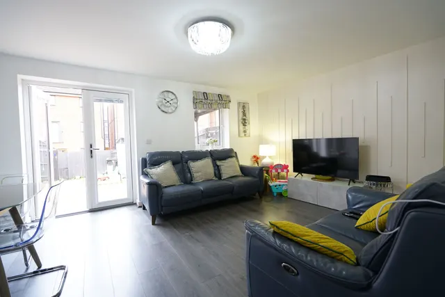 Photo 3 — Malthouse Drive, Grays, Essex, RM17 5FG